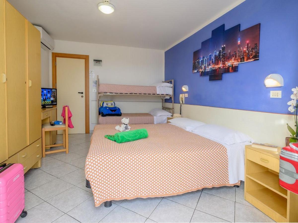 Hotel City 米萨诺阿德里亚蒂科 外观 照片