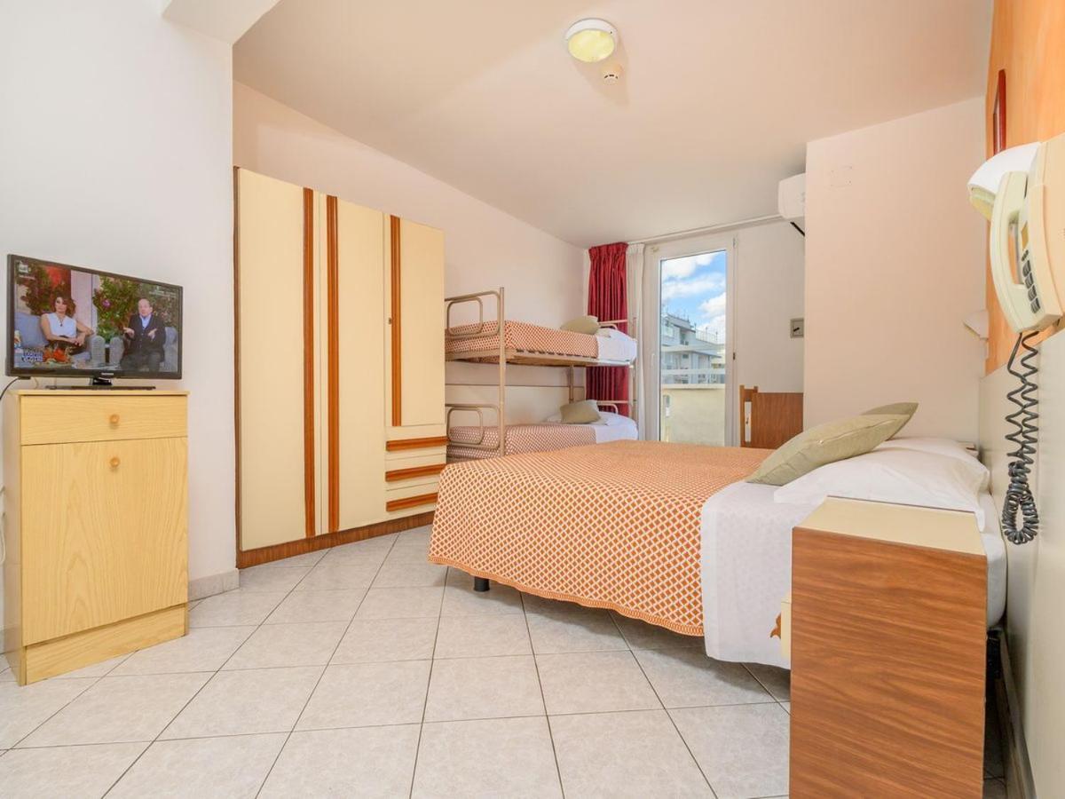 Hotel City 米萨诺阿德里亚蒂科 外观 照片