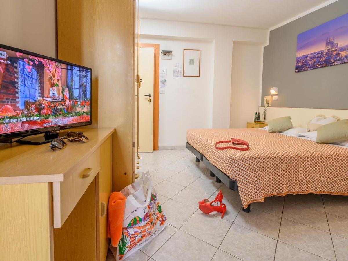 Hotel City 米萨诺阿德里亚蒂科 外观 照片
