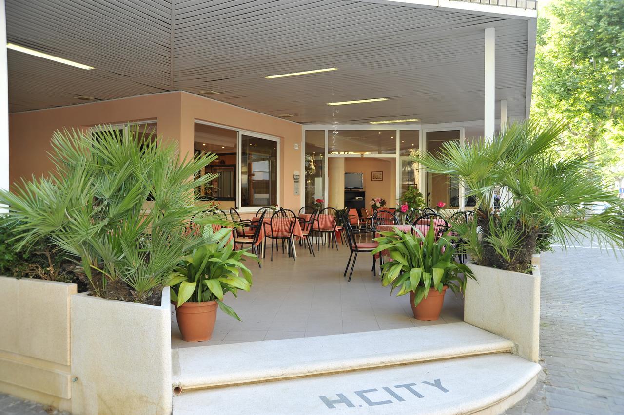 Hotel City 米萨诺阿德里亚蒂科 外观 照片